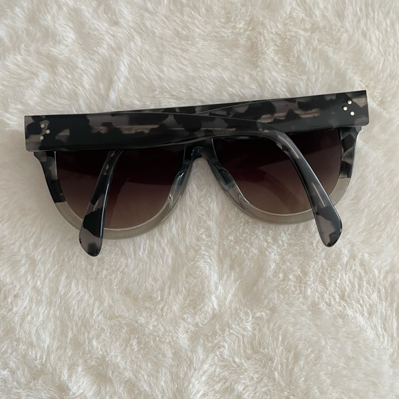 Classic Celine Tortoise Sunglasses - Picture 4 of 6